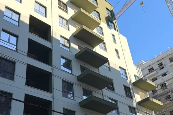 Shtepi ne shitje Apartament ne Tirane, 1+1, Mobilimi Bosh, pa mobiluar, Pagesa 154,000  Euro.