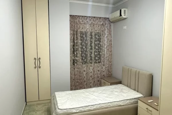 Shtepi me qera Apartament ne Tirane, 3+1, Mobilimi E mobiluar, Pagesa 55,000  Leke.