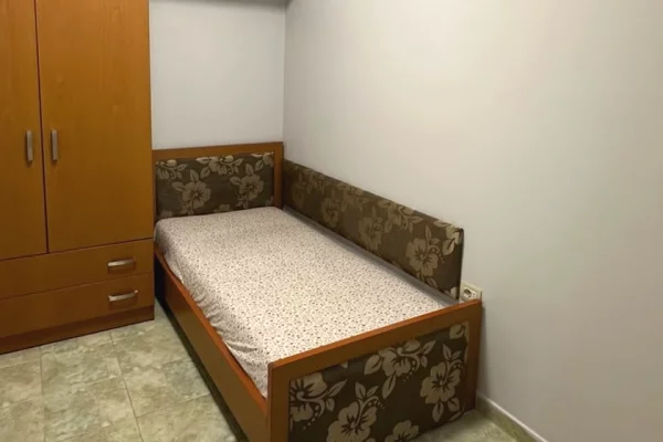 Shtepi me qera Apartament ne Tirane, 3+1, Mobilimi E mobiluar, Pagesa 55,000  Leke.