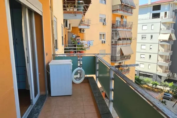 Shtepi me qera 2+1 ne Tirane - 47,000 Leke