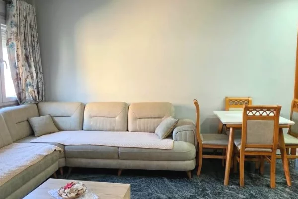 Shtepi me qera Apartament ne Tirane, 2+1, Mobilimi E mobiluar, Pagesa 47,000  Leke.
