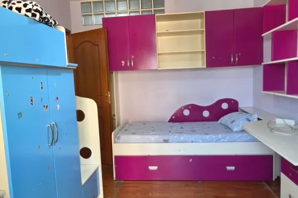 Shtepi me qera Apartament ne Tirane, 2+1, Mobilimi E mobiluar, Pagesa 47,000  Leke.