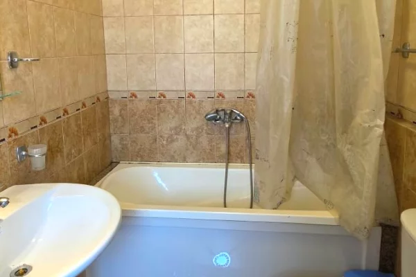 Shtepi me qera Apartament ne Tirane, 2+1, Mobilimi E mobiluar, Pagesa 47,000  Leke.