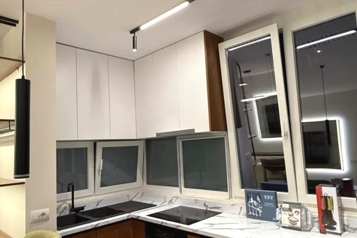 Shtepi me qera Apartament ne Tirane, 2+1, Mobilimi E mobiluar, Pagesa 85,000  Leke.