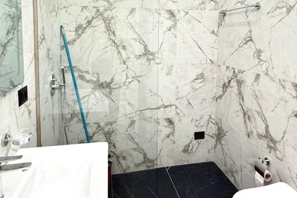 Shtepi me qera Apartament ne Tirane, 2+1, Mobilimi E mobiluar, Pagesa 1,500  Euro.