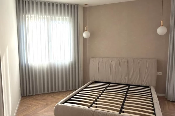 Shtepi me qera Apartament ne Tirane, 2+1, Mobilimi E mobiluar, Pagesa 170,000  Leke.
