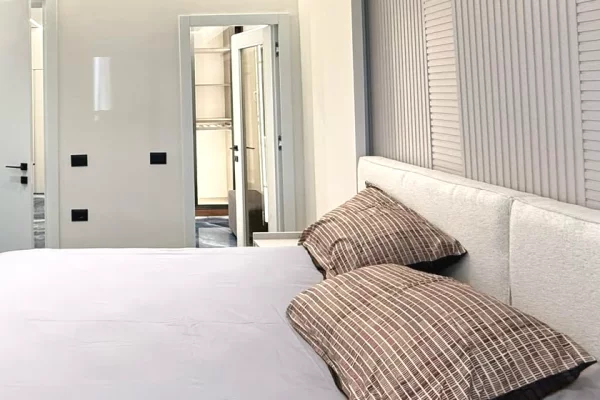 Shtepi me qera Apartament ne Tirane, 2+1, Mobilimi E mobiluar, Pagesa 150,000  Leke.