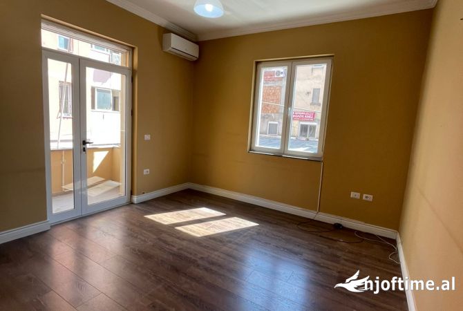 Business Property for Rent 3+1 in Tirana - 850 Euro