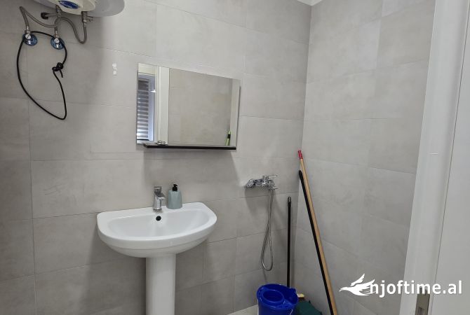 Ambient per Zyra, me Qera, Myslym Shyr