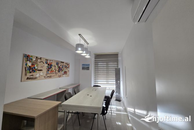 Ambient per Zyra, me Qera, Myslym Shyr