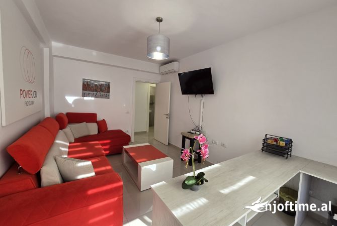 Ambient per Zyra, me Qera, Myslym Shyr