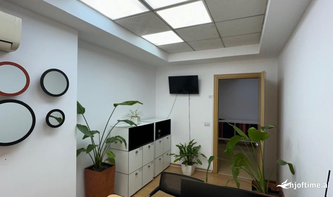 Ambient Biznesi me Qera, per Zyra, Myslym Shyri