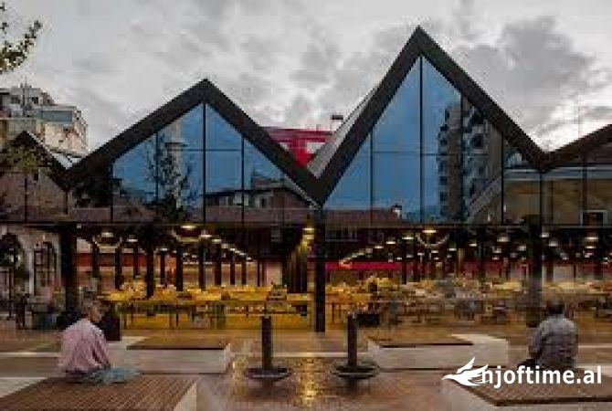 Ambient Biznesi me Qera + 4 Poste Parkimi në Pazarin e Ri, Tiranë