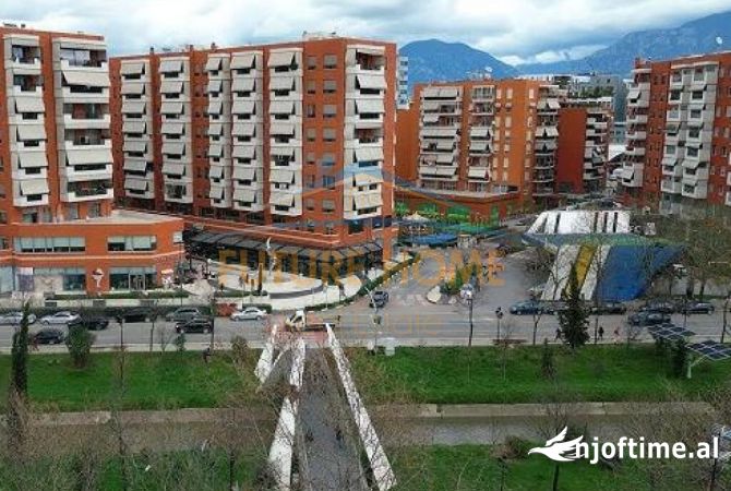 Ambiente Commerciale in Affitto 1+1 a Tirana - 17,600 Euro