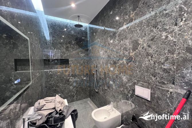 Shtepi ne shitje Apartament ne Tirane, 2+1, Mobilimi Bosh, pa mobiluar, Pagesa 208,000  Euro.