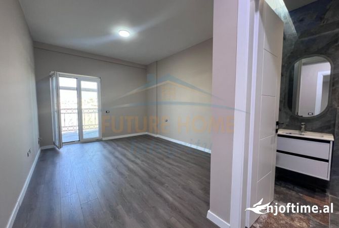 Shtepi ne shitje Apartament ne Tirane, 2+1, Mobilimi Bosh, pa mobiluar, Pagesa 208,000  Euro.