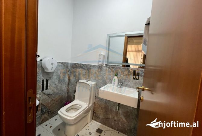 Qera, Ambient Biznesi per Zyra, Blloku, Tirane