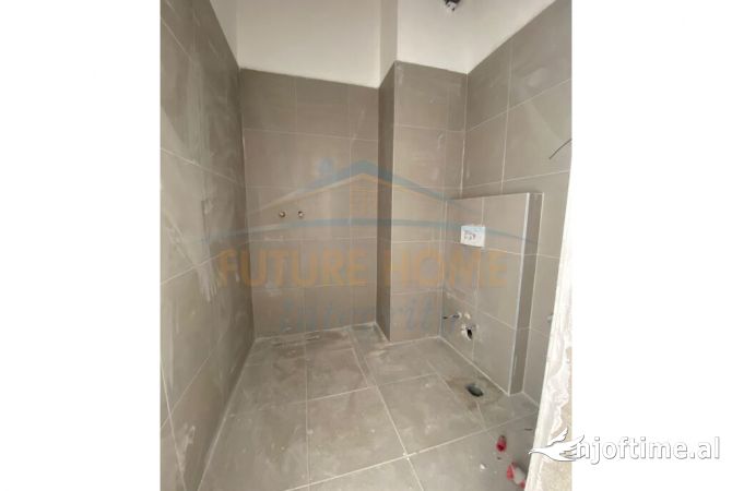 Shtepi ne shitje Apartament ne Tirane, 2+1, Mobilimi Bosh, pa mobiluar, Pagesa 169,505  Euro.