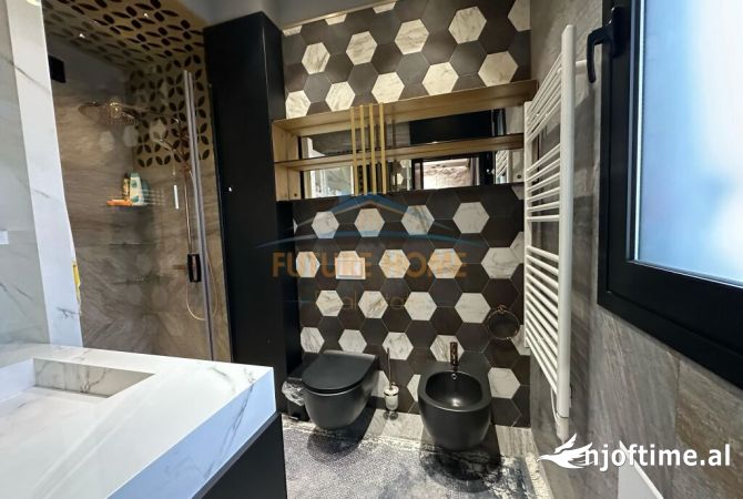 Penthouse (panoramic top floor) for rent in Tirana 4+1, Furnished