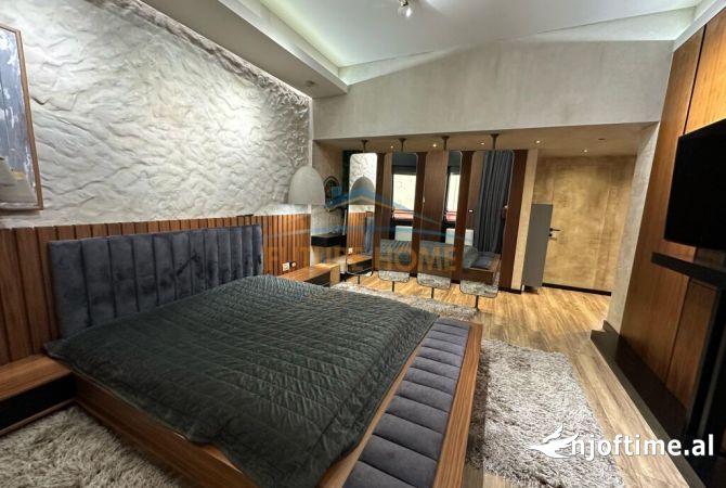 Penthouse (panoramic top floor) for rent in Tirana 4+1, Furnished