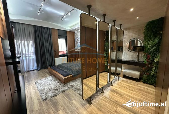 Penthouse (panoramic top floor) for rent in Tirana 4+1, Furnished