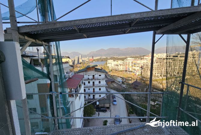 Shtepi ne shitje Apartament ne Tirane, 3+1, Mobilimi Bosh, pa mobiluar, Pagesa 330,000  Euro.