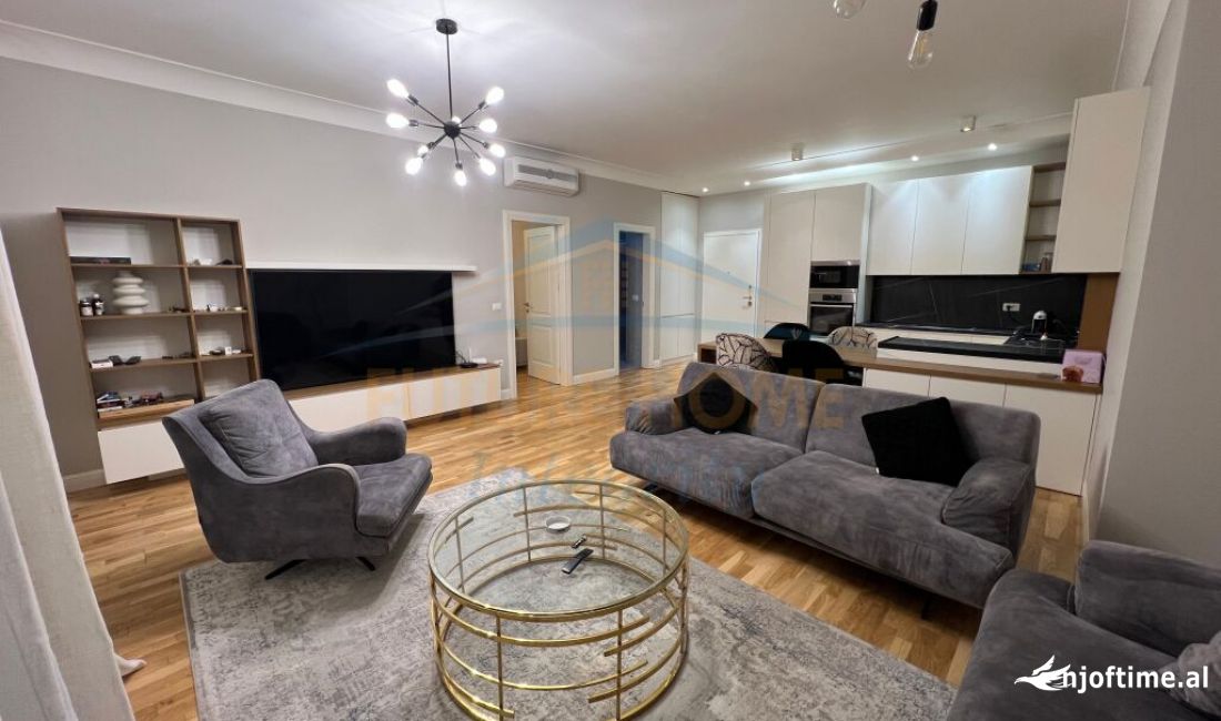 Shtepi ne shitje Apartament ne Tirane, 1+1, Mobilimi E mobiluar, Pagesa 330,000  Euro.