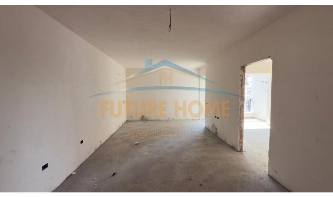 Shtepi ne shitje Apartament ne Tirane, 1+1, Mobilimi Bosh, pa mobiluar, Pagesa 80,000  Euro.