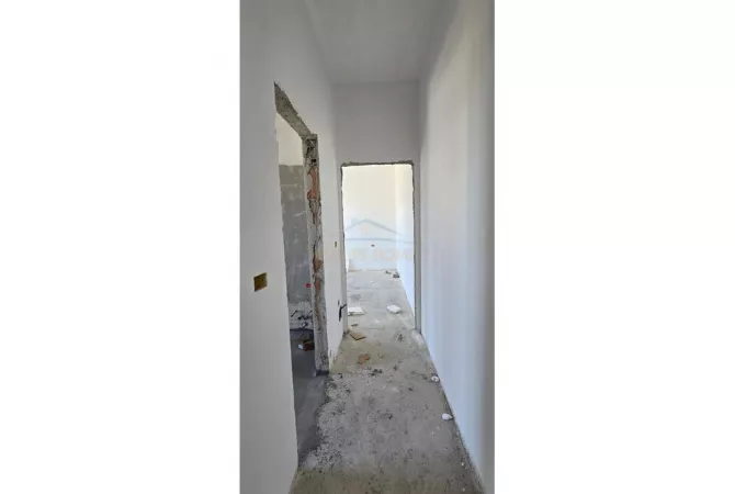 Shtepi ne shitje Apartament ne Tirane, 1+1, Mobilimi Bosh, pa mobiluar, Pagesa 190,620  Euro.