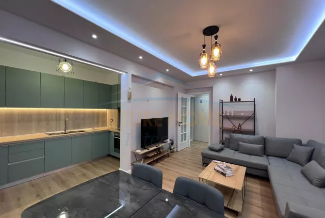 Shtepi ne shitje Apartament ne Tirane, 2+1, Mobilimi E mobiluar, Pagesa 258,000  Euro.