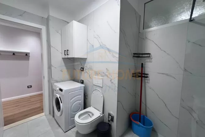 Shtepi ne shitje Apartament ne Tirane, 2+1, Mobilimi E mobiluar, Pagesa 258,000  Euro.