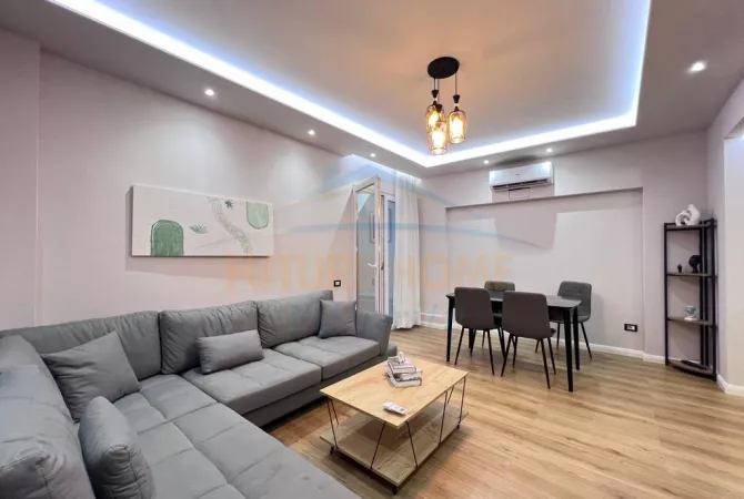 Shtepi ne shitje Apartament ne Tirane, 2+1, Mobilimi E mobiluar, Pagesa 258,000  Euro.