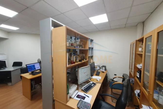 Business Property in Sale 3+1 in Tirana - 185,000 Euro