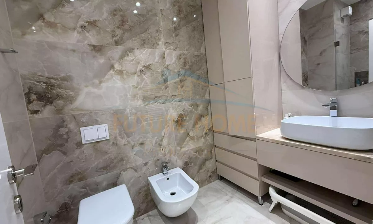 Shtepi ne shitje Apartament ne Tirane, 2+1, Mobilimi E mobiluar, Pagesa 350,000  Euro.