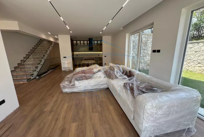 Luxury villas for rent in Tirana 4+1, Furnished