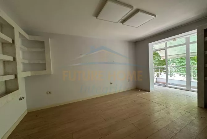 Shtepi ne shitje Apartament ne Tirane, 2+1, Mobilimi Bosh, pa mobiluar, Pagesa 178,000  Euro.