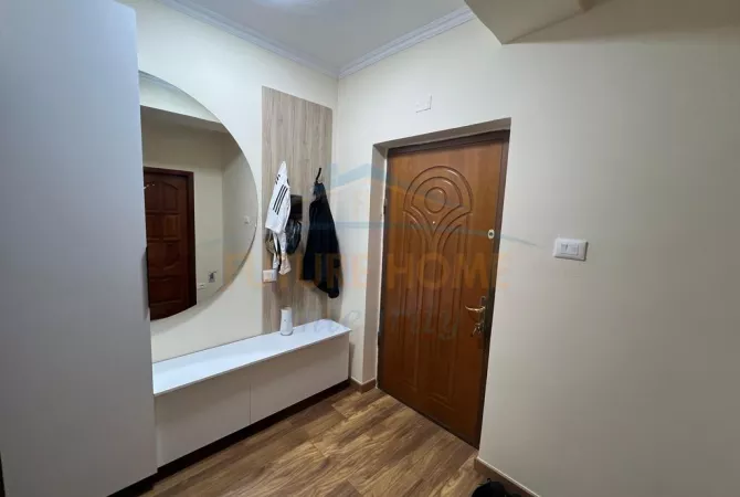 Shtepi ne shitje Apartament ne Tirane, 1+1, Mobilimi E mobiluar, Pagesa 160,000  Euro.