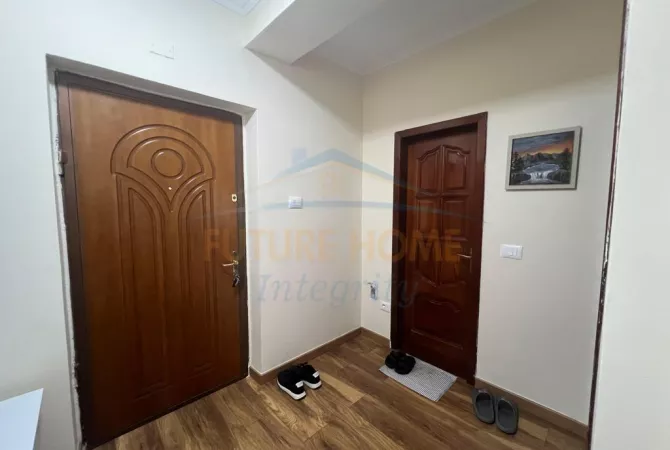 Shtepi ne shitje Apartament ne Tirane, 1+1, Mobilimi E mobiluar, Pagesa 160,000  Euro.