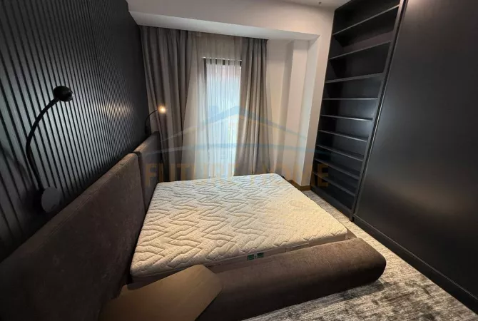 Shtepi ne shitje Apartament ne Tirane, 3+1, Mobilimi E mobiluar, Pagesa 700,000  Euro.