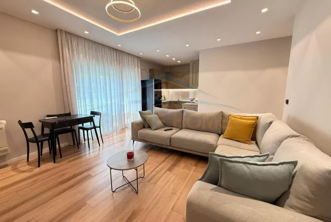Shtepi ne shitje Apartament ne Tirane, 1+1, Mobilimi E mobiluar, Pagesa 250,000  Euro.