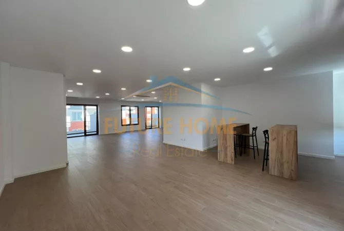 Disponojme ambient per zyra me qira me vendndodhje tek Hilton Garden Inn Tirana, Bulevardi Gjergj Fi