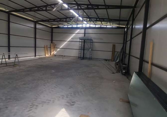 Jepet Magazineme qera,200m2 prane Univers City