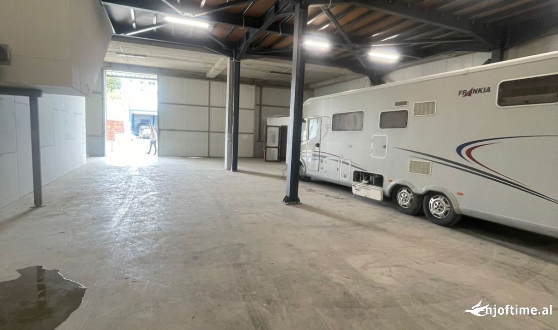 Jepet kapanon me qera 700 m2 ne Citypark