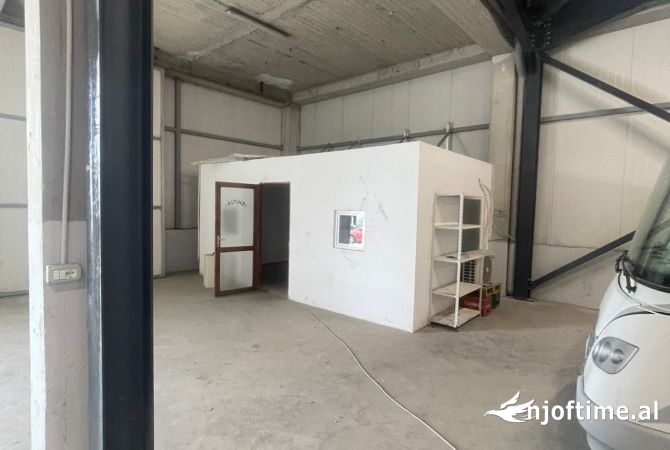 Jepet kapanon me qera 700 m2 ne Citypark