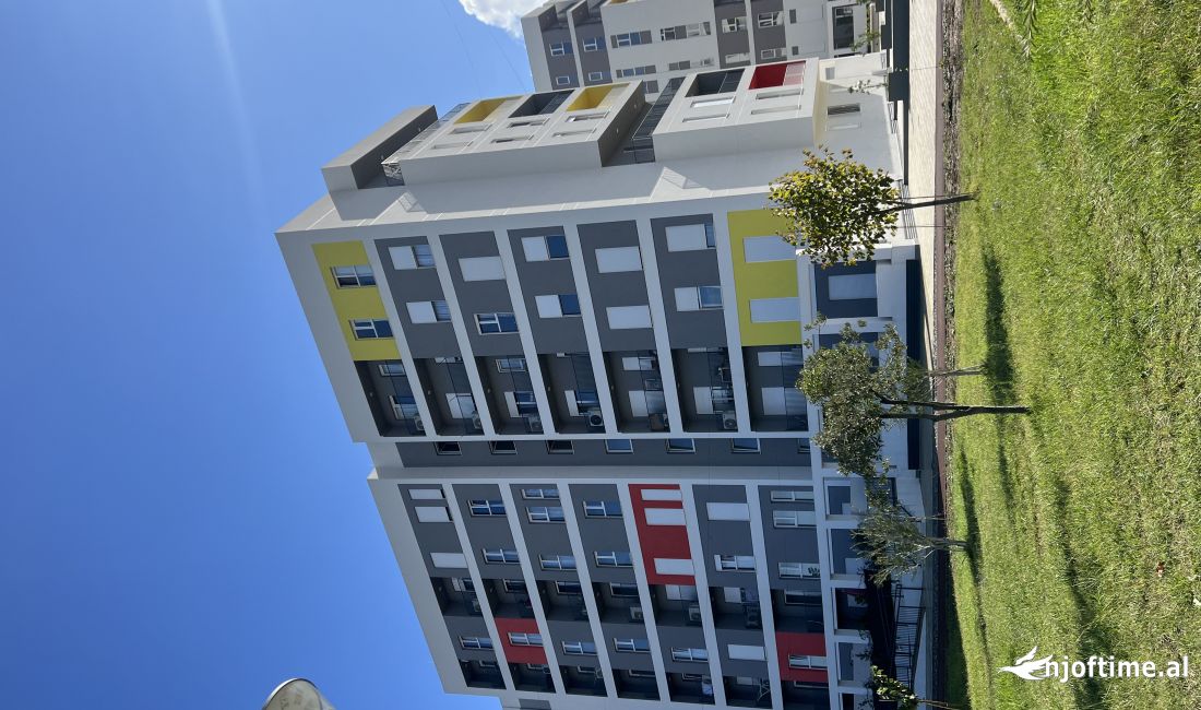 Shitet ambient biznesi + 2 poste parkimi tek Univers City  240.000Euro