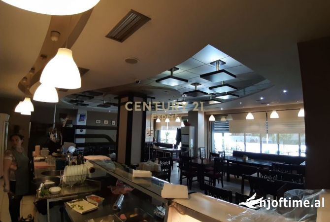 Shitet Bar-Restaurant prane Rruges Dritan Hoxha!