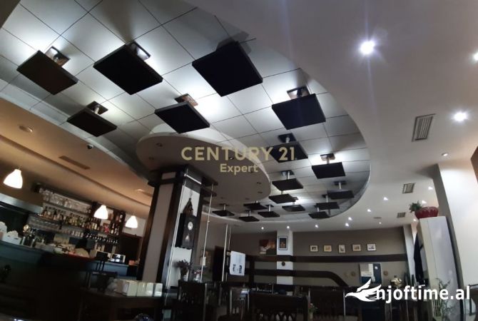 Shitet Bar-Restaurant prane Rruges Dritan Hoxha!