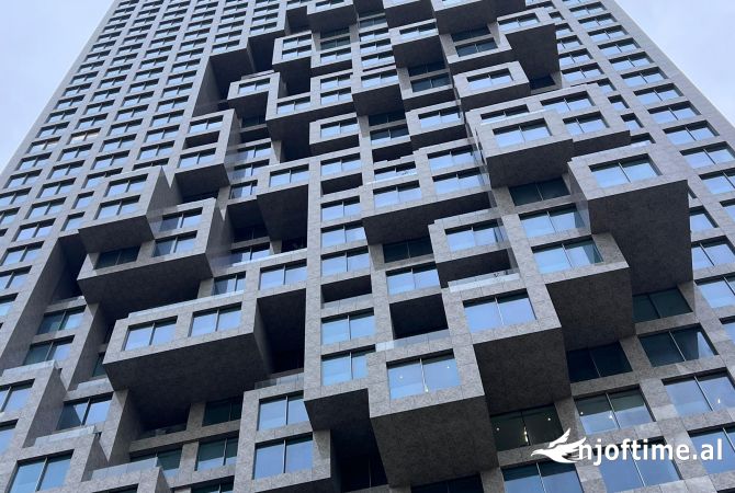 Ambiente Commerciale in Affitto 3+1 a Tirana - 4,200 Euro