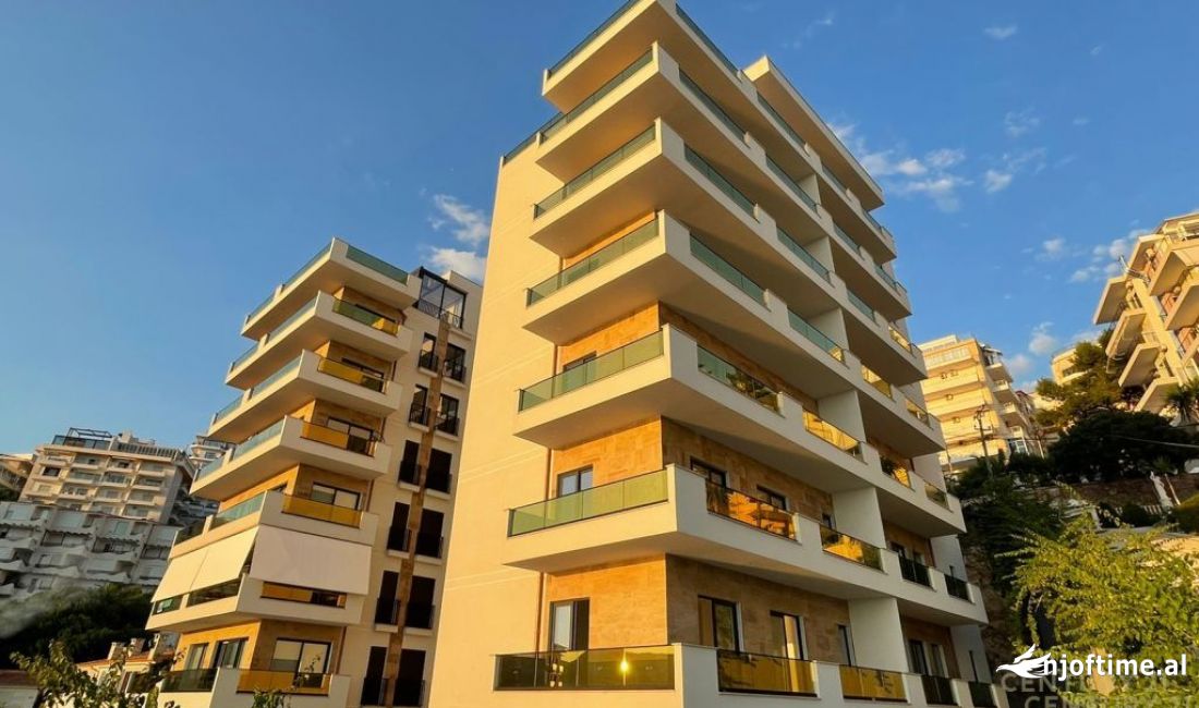 Shtepi ne shitje Apartament ne Sarande, 2+1, Mobilimi Bosh, pa mobiluar, Pagesa 250,000  Euro.