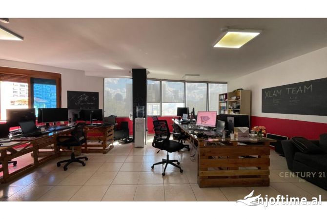 Ambiente Commerciale in Affitto 3+1 a Tirana - 3,000 Euro
